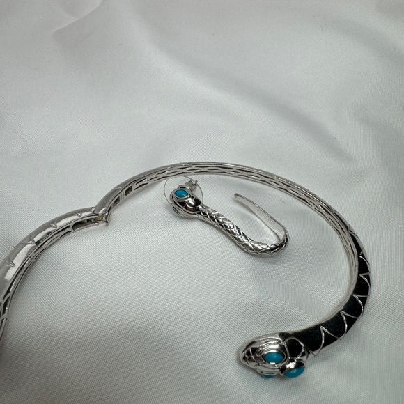 NEW!!!! Sleeping Beauty Turquoise Snake Theme Cuff and Earring Set. - Picture 8 of 9